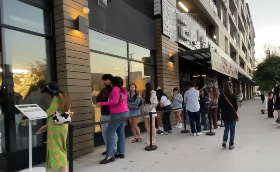 Outside a U.S. sundubu spot — locals lining up